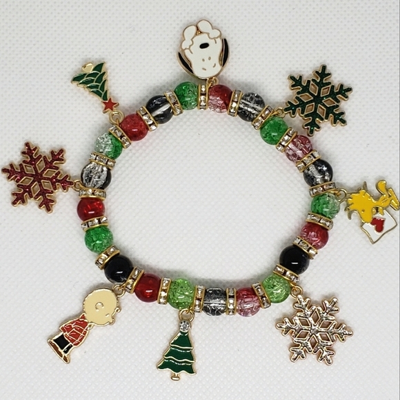 Handmade Glass Christmas Charlie Brown Snoopy Woodstock Beaded Charm Bracelet - Picture 1 of 6